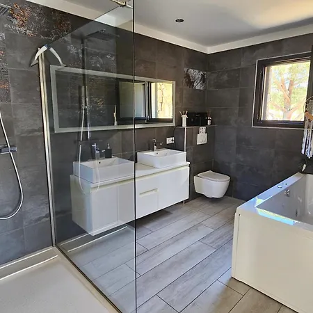 Villa Luxueuse Avec Piscine Privee Chauffee Porto-Vecchio (Corsica)